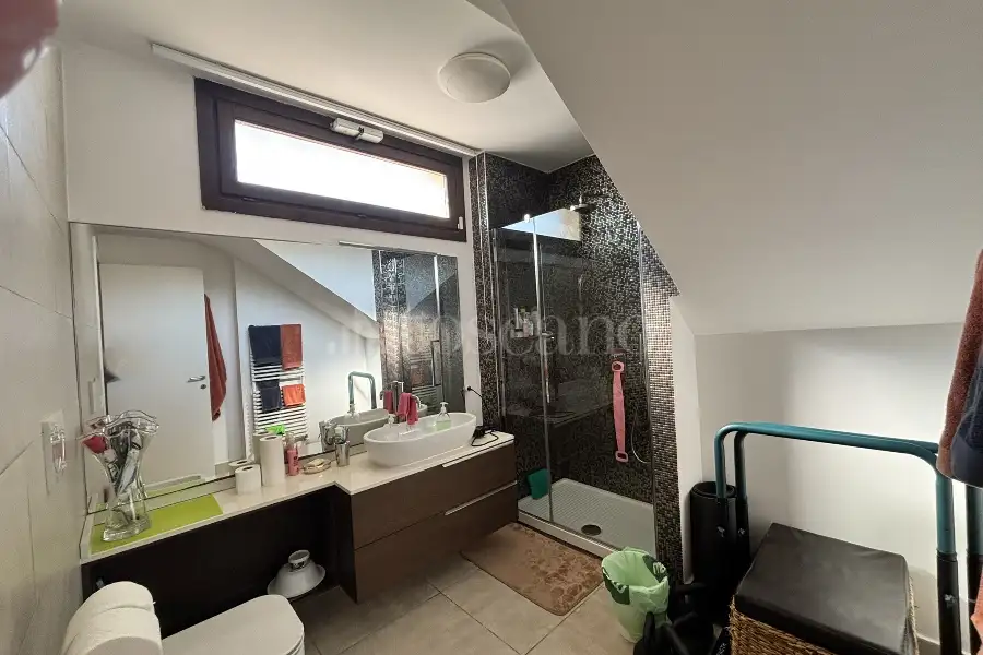 Villa Plurifamiliare in vendita di 250 mq a €1.050.000 (rif. 14/2026)