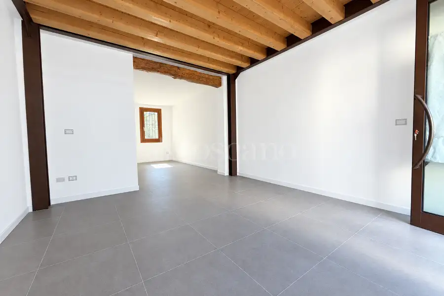 Negozio in affitto di 41 mq a €800 (rif. 27/2026)