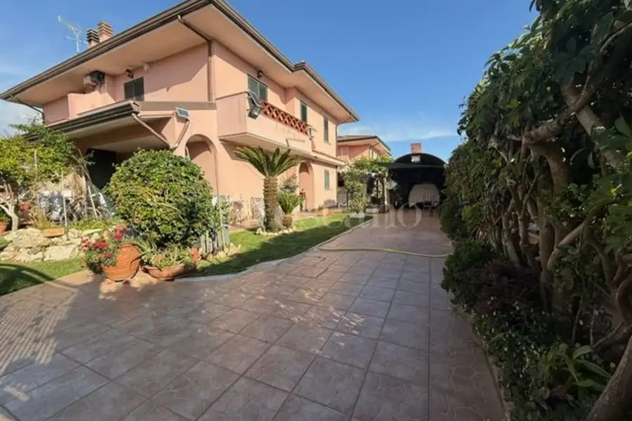 Villa Plurifamiliare in vendita di 200 mq a €515.000 (rif. 29/2025)