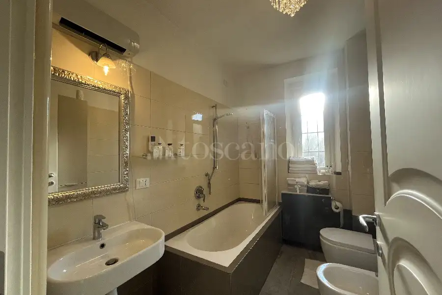Casa Indipendente in vendita di 200 mq a €789.000 (rif. 51/2024)
