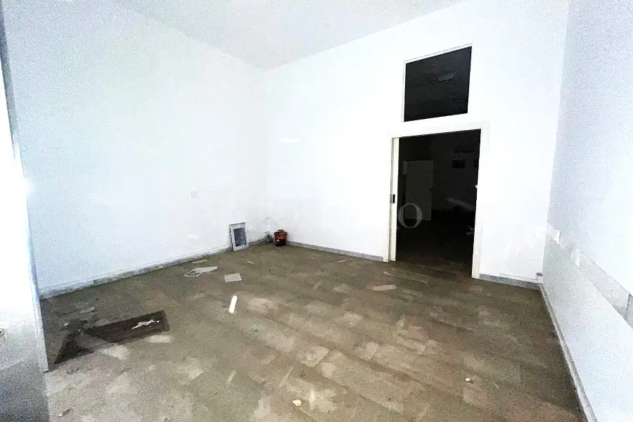 Negozio in affitto di 90 mq a €680 (rif. 56/2025)