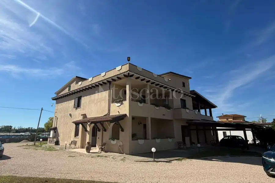 Villa in vendita di 350 mq a €650.000 (rif. 108/2025)