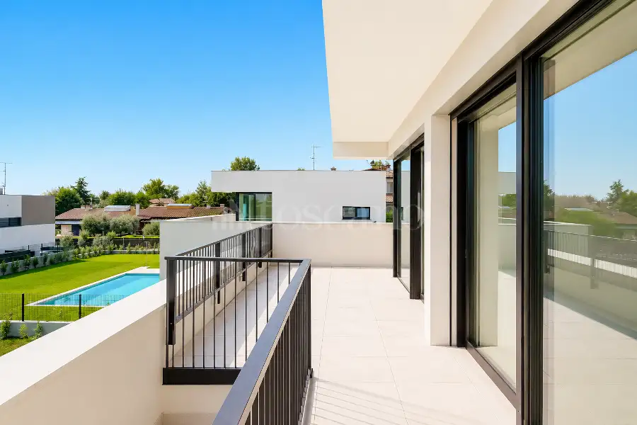 Villa in vendita di 292 mq a €1.590.000 (rif. 12/2025)