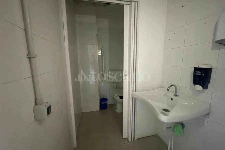 Negozio in affitto di 80 mq a €720 (rif. 94/2025)