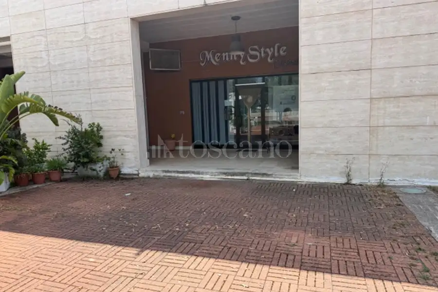 Negozio in vendita di 60 mq a €195.000 (rif. 9/2026)