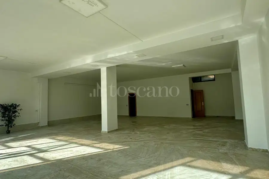 Negozio in affitto di 150 mq a €1.200 (rif. 8/2026)