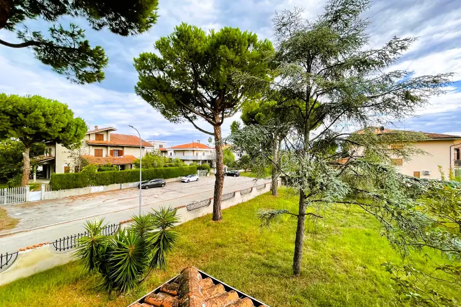 Villa in vendita di 305 mq a €650.000 (rif. 12/2025)
