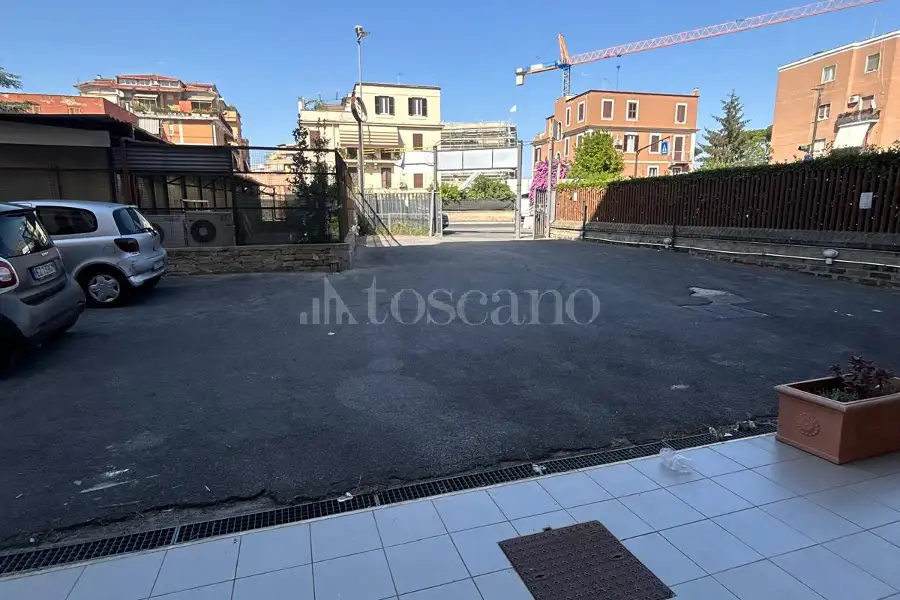 Attività Commerciale in vendita di 133 mq a €39.000 (rif. 31/2026)