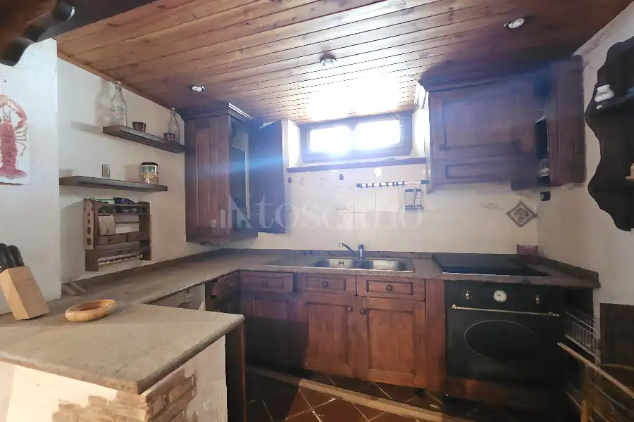 Villa Bifamiliare in vendita di 220 mq a €249.000 (rif. 28/2026)