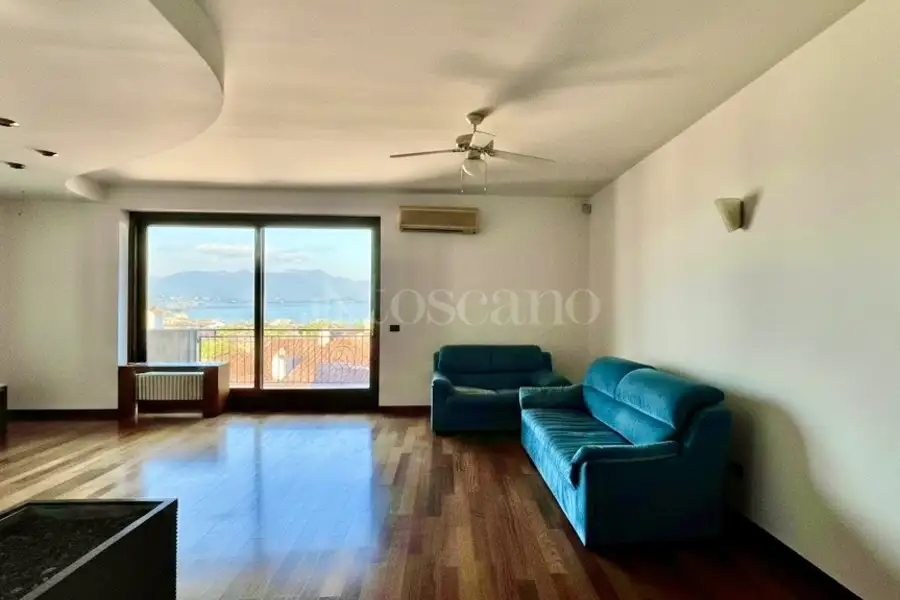 Villa Bifamiliare in vendita di 315 mq a €1.200.000 (rif. 7/2026)
