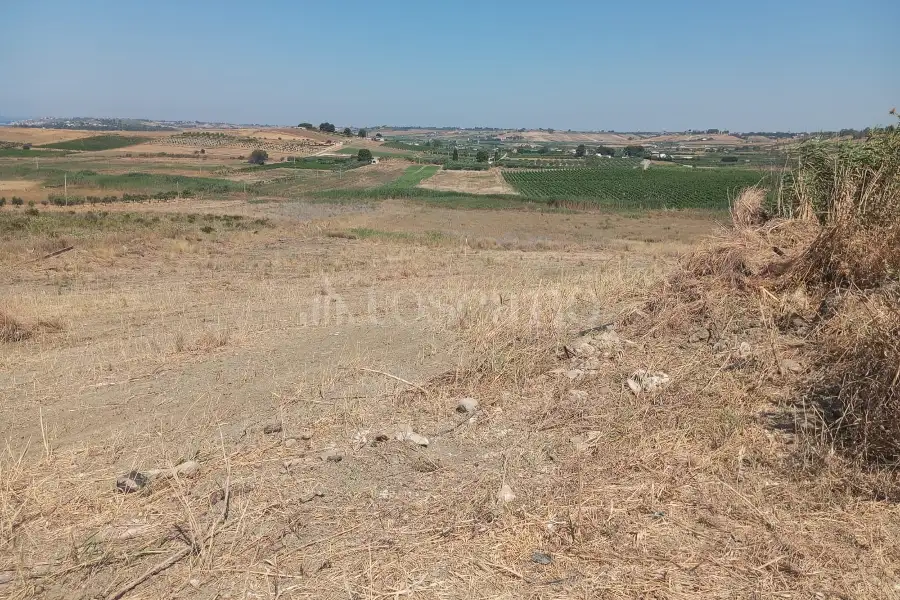 Edificabile Commerciale in vendita di 3.700 mq a €45.000 (rif. 81/2026)