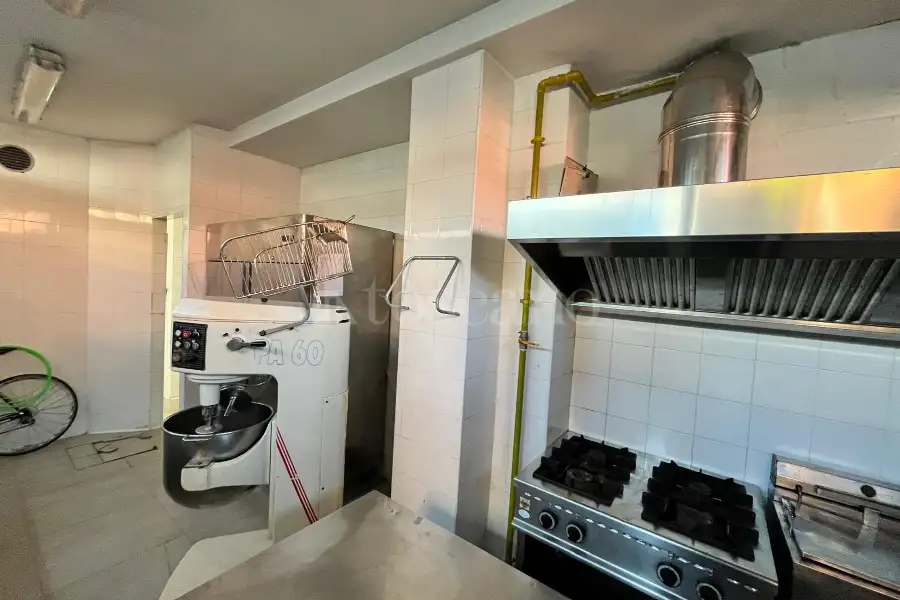 Negozio in vendita di 140 mq a €219.000 (rif. 5/2026)