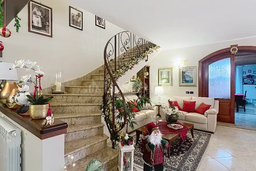 Villa Plurifamiliare in vendita di 140 mq a €240.000 (rif. 4/2026)