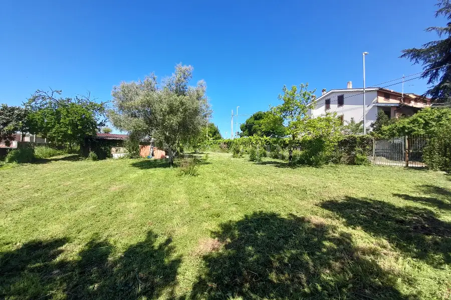 Edificabile Residenziali in vendita di 1.200 mq a €125.000 (rif. 20/2026)