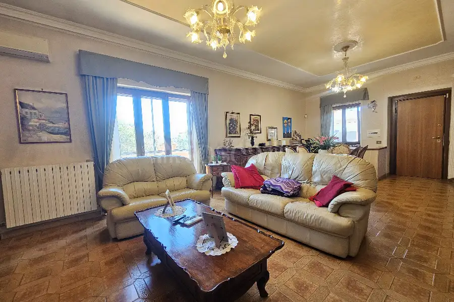 Villa Bifamiliare in vendita di 200 mq a €299.000 (rif. 141/2025)