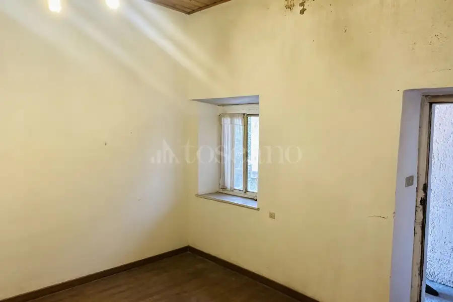 Casa in vendita di 198 mq a €115.000 (rif. 37/2026)