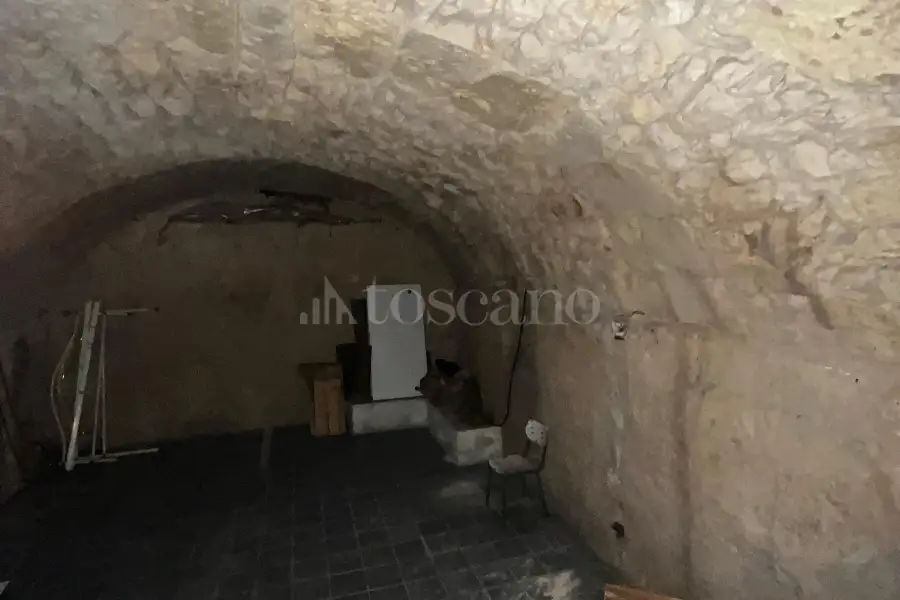 Negozio in vendita di 60 mq a €39.000 (rif. 75/2026)