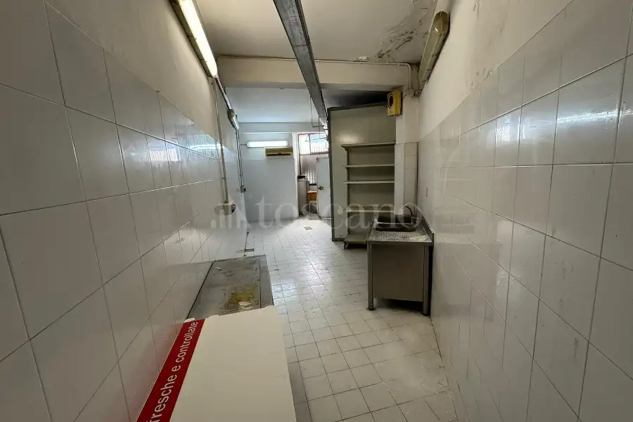 Negozio in vendita di 390 mq a €198.000 (rif. 28/2026)
