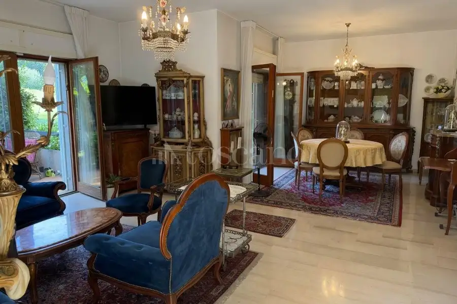 Villa in vendita di 200 mq a €990.000 (rif. 24/2026)