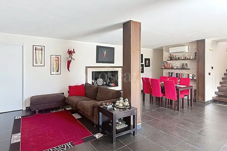 Casa Indipendente in vendita di 250 mq a €879.000 (rif. 203/2026)