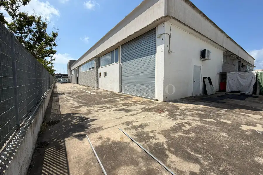 Capannone in vendita di 500 mq a €579.000 (rif. 14/2026)