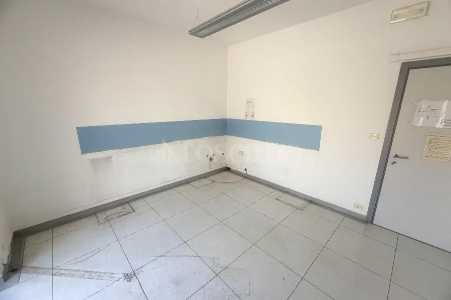 Negozio in affitto di 100 mq a €1.600 (rif. 13/2026)