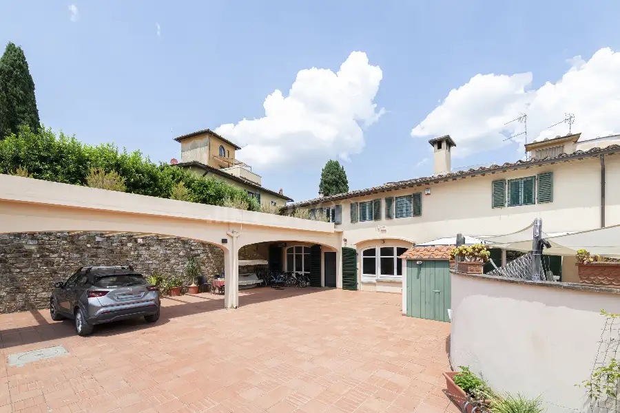 Casa in vendita di 430 mq a €1.250.000 (rif. 25/2025)