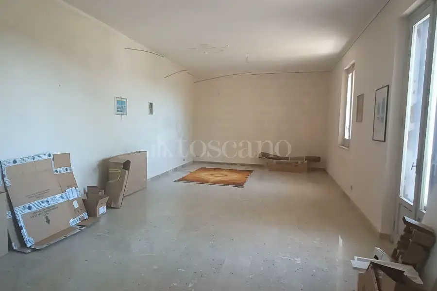 Casa Indipendente in vendita di 458 mq a €185.000 (rif. 39/2026)