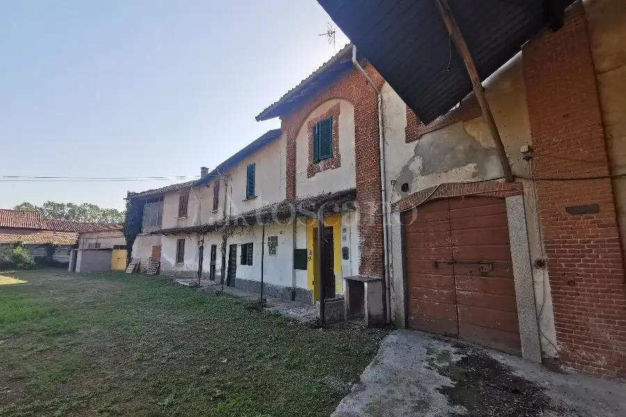Casa Indipendente in vendita di 500 mq a €65.000 (rif. 27/2026)