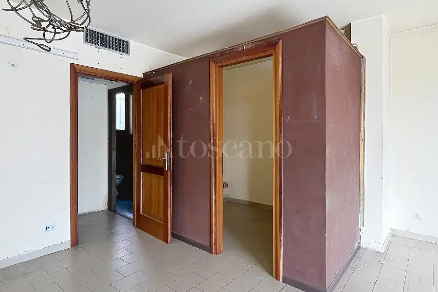 Negozio in vendita di 200 mq a €136.000 (rif. 85/2026)