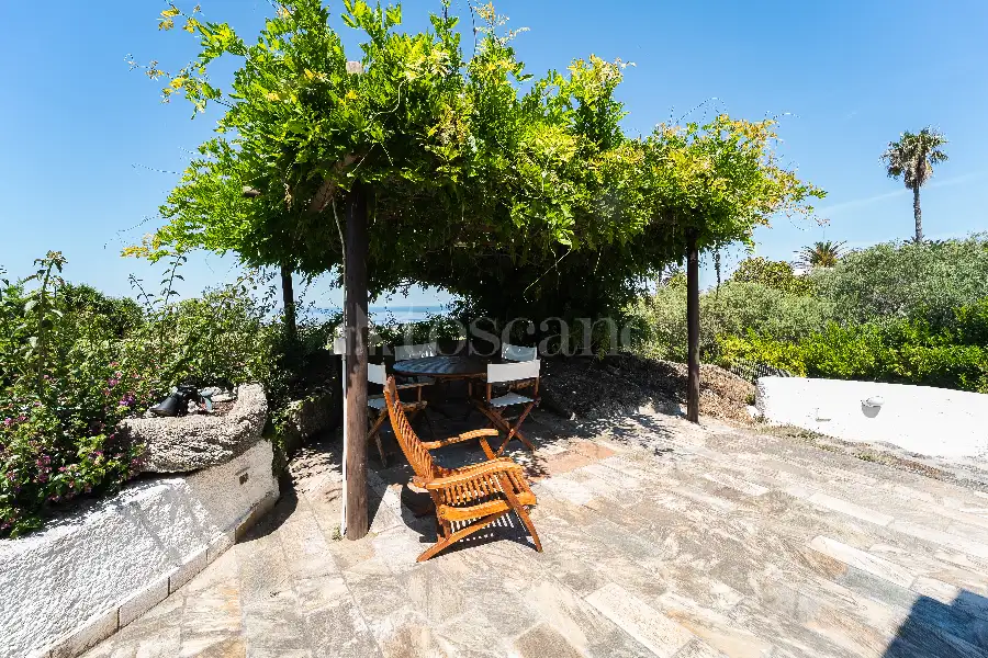 Villa in vendita di 230 mq a €1.200.000 (rif. 2/2026)