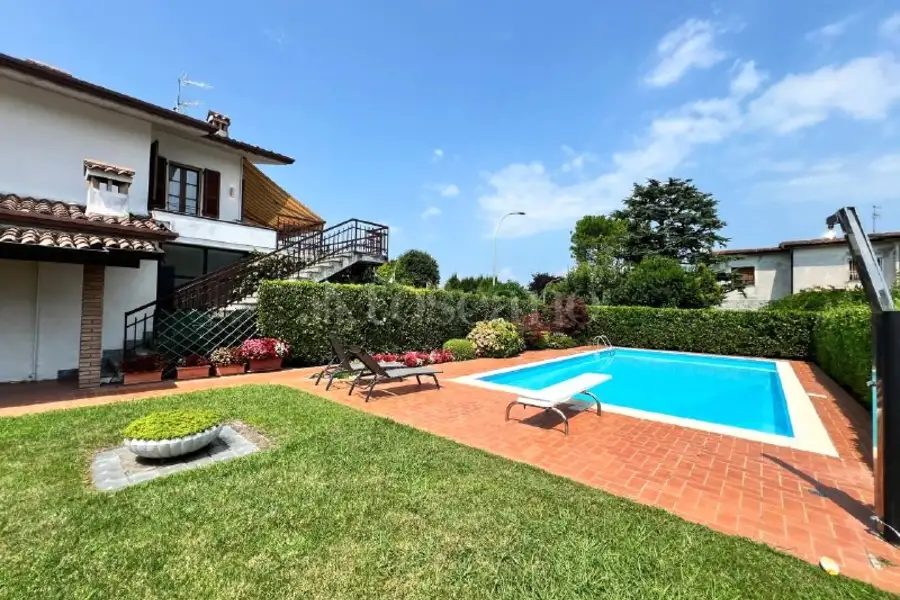 Attico in vendita di 205 mq a €620.000 (rif. 32/2025)