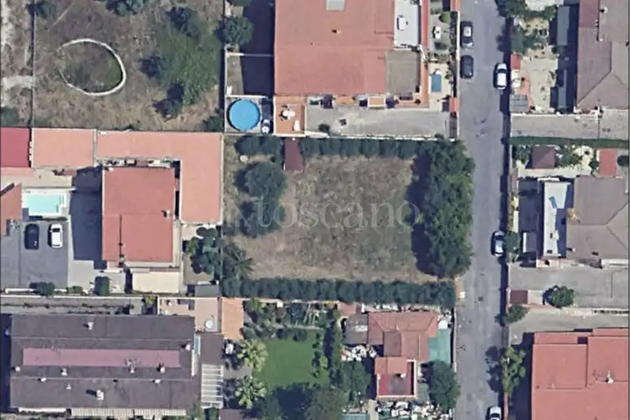 Edificabile Residenziali in vendita di 1.000 mq a €215.000 (rif. 4/2026)