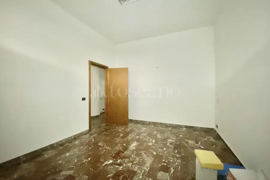 Negozio in vendita di 95 mq a €64.000 (rif. 26/2026)