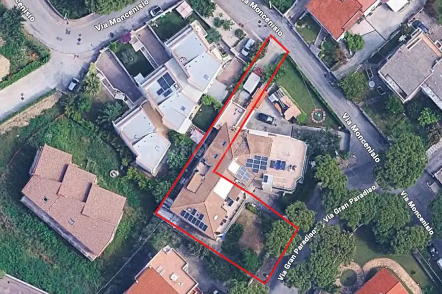 Villa Plurifamiliare in vendita di 575 mq a €580.000 (rif. 33/2026)