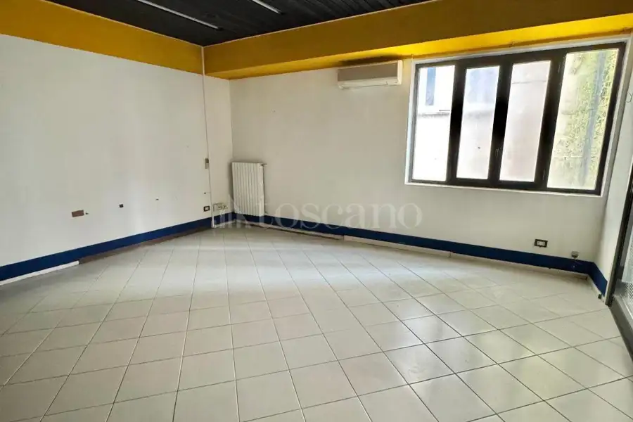 Ufficio in affitto di 250 mq a €1.000 (rif. 69/2024)