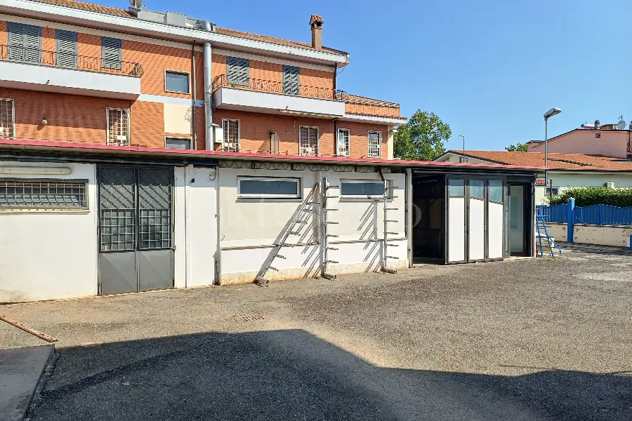 Laboratorio in vendita di 600 mq a €300.000 (rif. 32/2025)