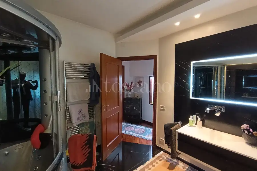 Villa Bifamiliare in vendita di 165 mq a €830.000 (rif. 32/2026)