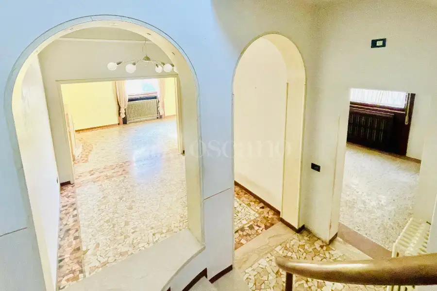 Villa Plurifamiliare in vendita di 255 mq a €650.000 (rif. 3/2026)