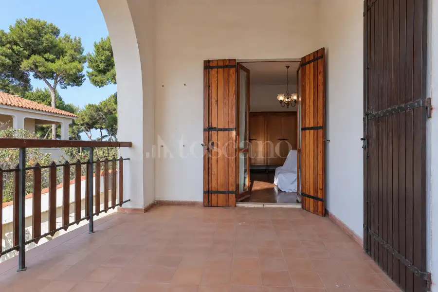 Villa in vendita di 330 mq a €1.150.000 (rif. 33/2026)