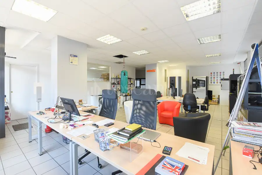 Ufficio in vendita di 220 mq a €225.000 (rif. 15/2026)