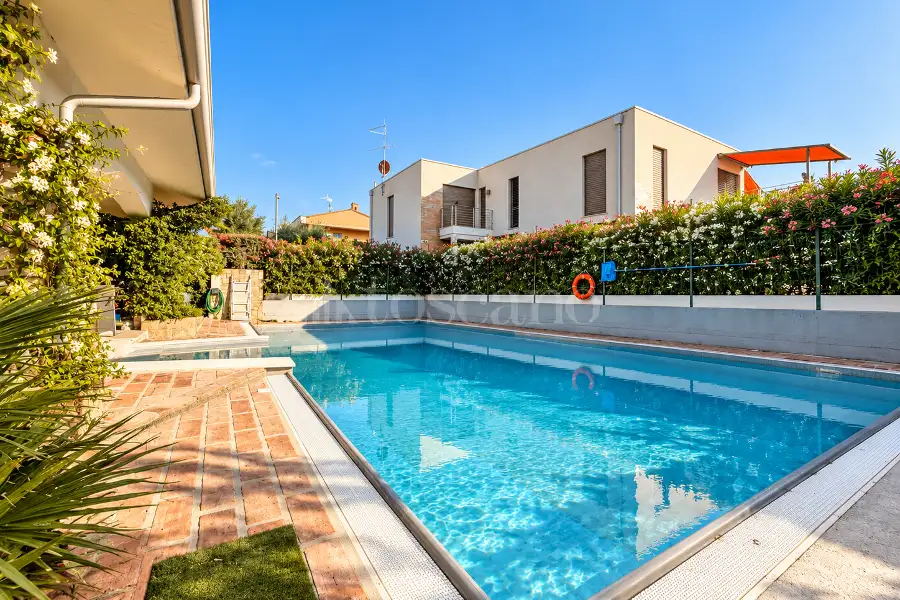 Villa in vendita di 300 mq a €1.250.000 (rif. 28/2026)