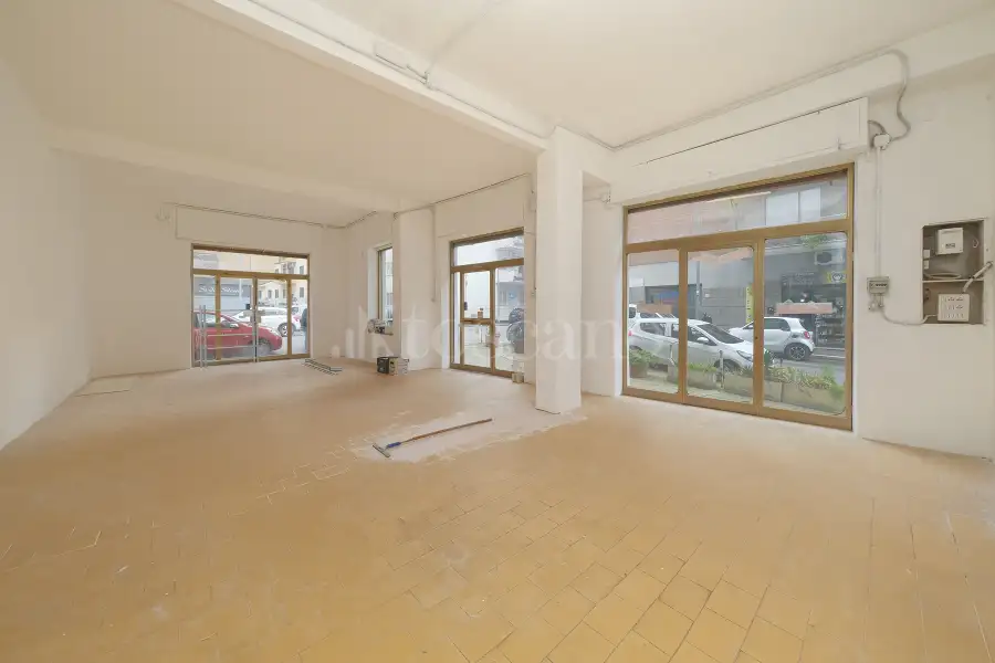 Negozio in affitto di 75 mq a €1.000 (rif. 12/2026)