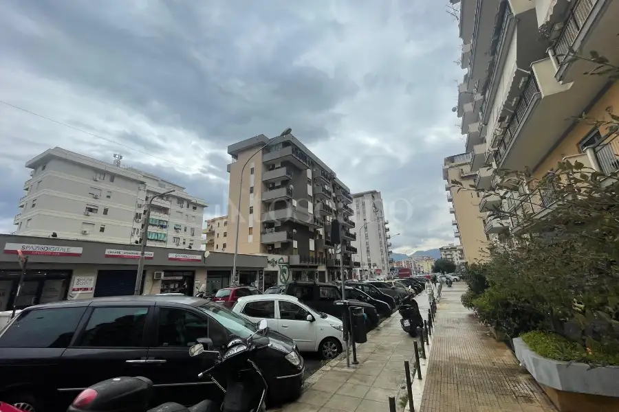 Negozio in vendita di 26 mq a €90.000 (rif. 17/2026)