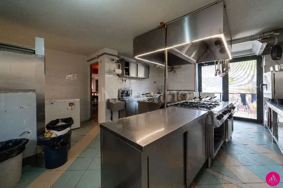 Negozio in vendita di 317 mq a €265.000 (rif. 22/2025)