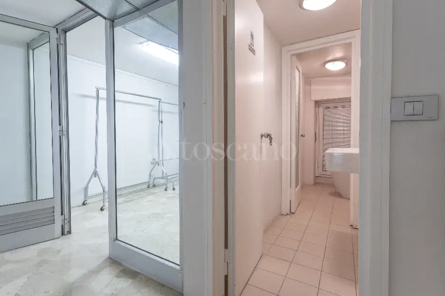 Ufficio in affitto di 255 mq a €6.000 (rif. 138/2025)