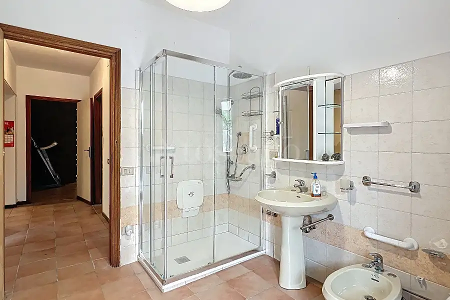 Casa Indipendente in vendita di 300 mq a €330.000 (rif. 24/2026)