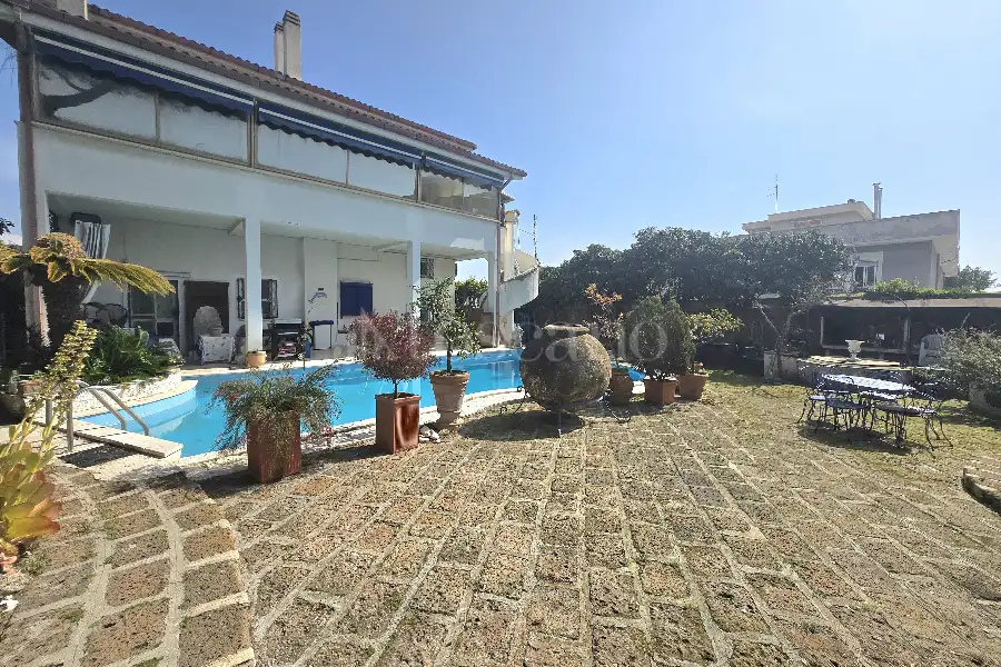 Villa in vendita di 310 mq a €549.000 (rif. 14/2026)