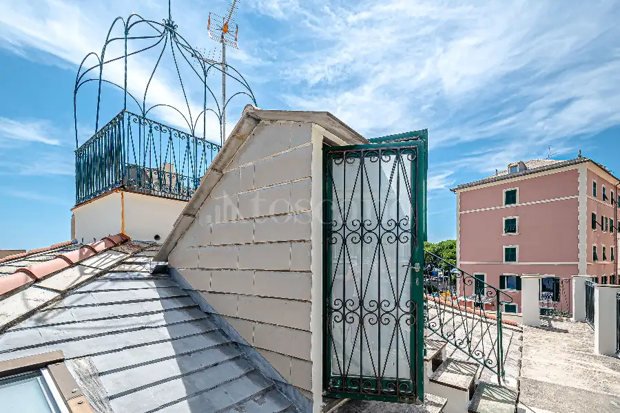 Villa in vendita di 496 mq a €3.950.000 (rif. 71/2026)