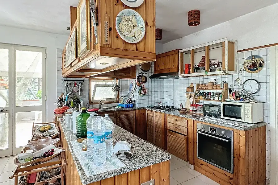 Casa Indipendente in vendita di 400 mq a €430.000 (rif. 186/2024)